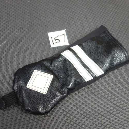 Golf club head cover fast